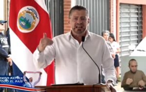 Chaves llama “jefe mafioso” a Rodrigo Arias y lo acusa de causar división entre los Poderes del Estado