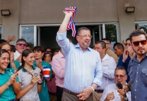 ENCUESTA: Apoyo a Rodrigo Chaves se mantiene a dos meses de las elecciones