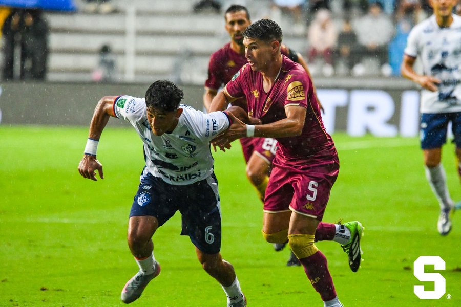 Saprissa mueve su plantilla con tres salidas y puede darse una cuarta