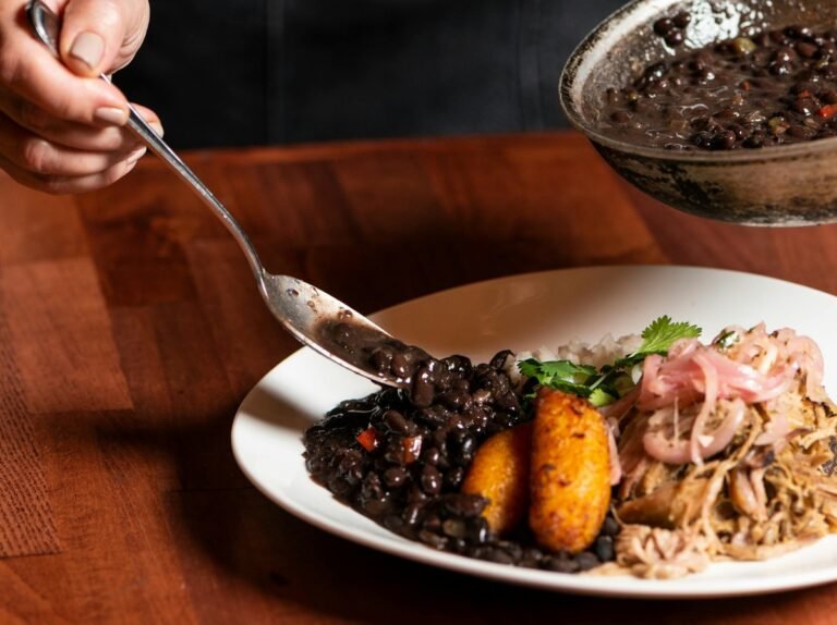 En el Día Mundial de la Alimentación, Maquila Lama destaca el valor del arroz y frijoles en la dieta costarricense