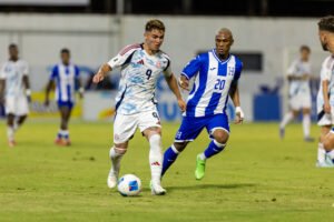 La Sele: Defensor expone lo que se habló en el camerino de la Tricolor tras papelón contra Haití
