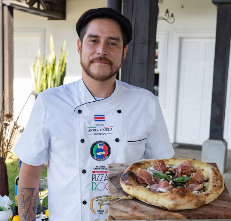 Costarricense gana podio mundial con pizza inspirada en el bosque
