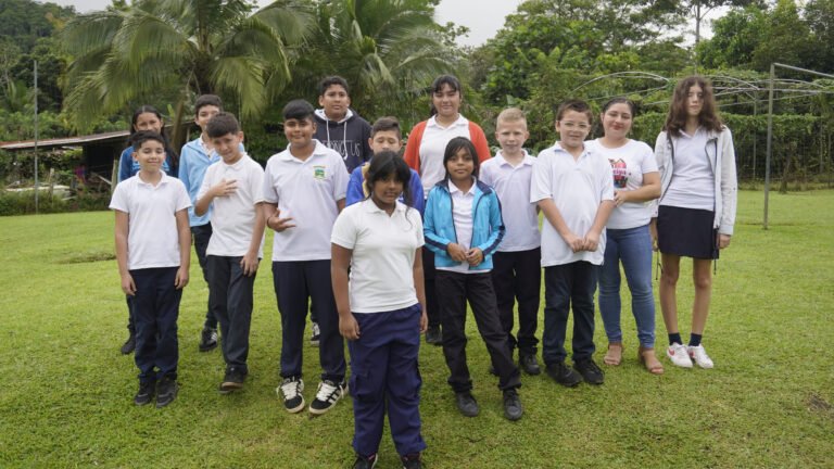 Mi Cuento Fantástico 2025 premia a estudiantes de las 27 regiones educativas del país