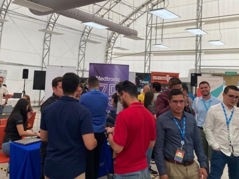 Feria de empleo facilita recolocación de talento de Intel en Costa Rica