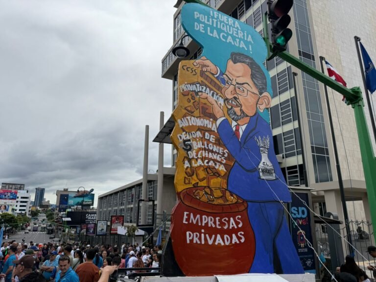 Sindicatos, organizaciones sociales y agricultores marchan en San José por la democracia y contra la dictadura