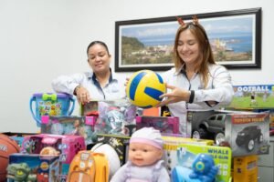 Sociedad Portuaria de Caldera entrega 200 regalos a la Asociación Obras del Espíritu Santo para su XXV Fiesta Nacional de Navidad
