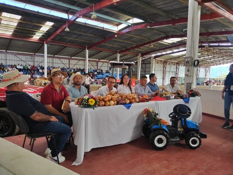 Productores de Cartago celebran y exhiben su trabajo para los consumidores costarricenses
