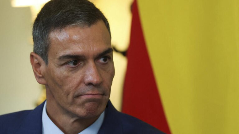 Derecha española arrolla en Extremadura con fuerte castigo a Sánchez tras escándalos