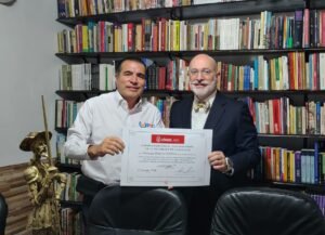 Fernando Zamora se compromete a no aumentar impuestos si llega a la presidencia