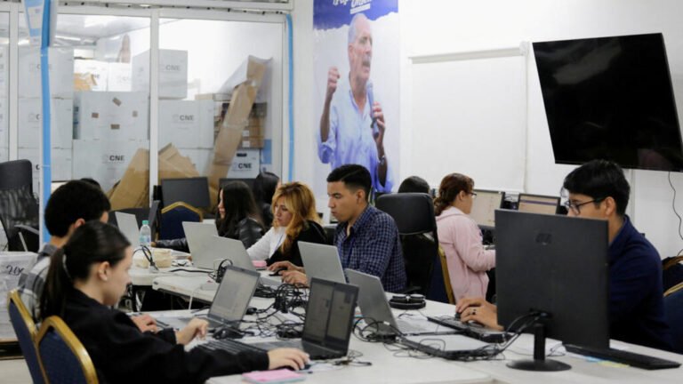 Honduras: en marcha escrutinio especial para definir presidente; Castro afirma que respetará resultados