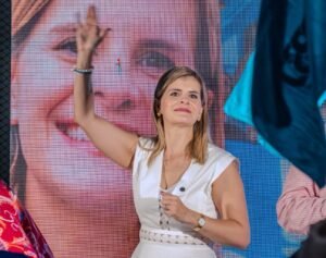 Laura Fernández agradece a Dios y a Costa Rica por enorme respaldo en encuestas