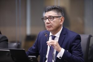 Exgerente del INS asegura que Choreco presionó por negocio de $10 millones de “persona muy cuestionada”