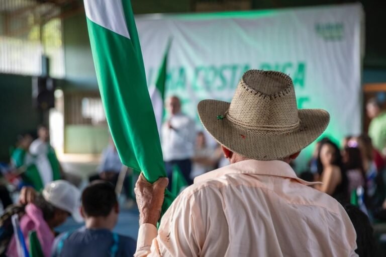 ENCUESTA: PLN llega a su histórico más bajo a 45 días de las elecciones