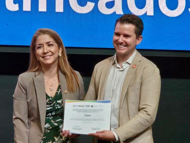 Ministerio de Salud reconoce a Claro por recolectar más de 26 toneladas de residuos eléctricos y electrónicos