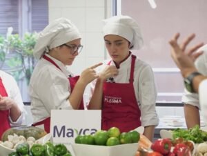 Top 5 habilidades blandas con mayor oportunidad de desarrollo entre jóvenes costarricenses, según informe de Plasma 2025