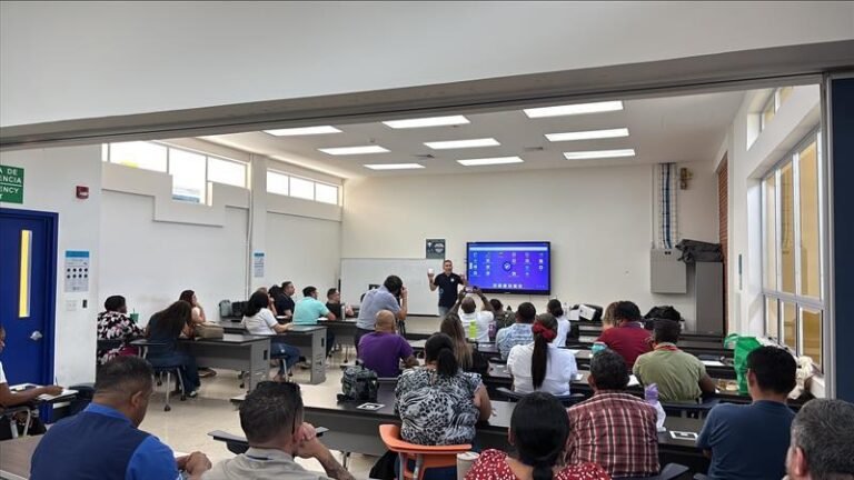 Firma tecnológica impulsa iniciativa piloto de innovación educativa  en conjunto con el INA