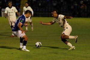 Alajuelense suma otra noche sin respuestas en la cancha