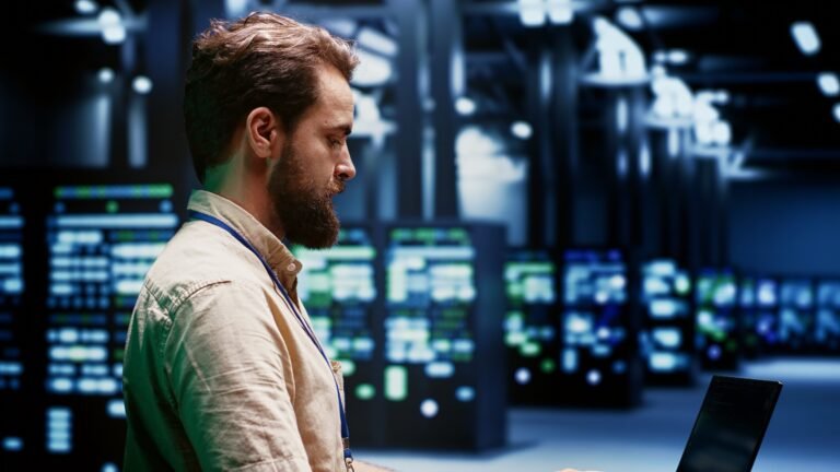 Falta de talento tecnológico obliga a empresas a buscar perfiles técnicos certificados