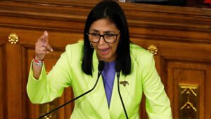 Director de la CIA se reunió con Rodríguez, mientras Machado entregaba medalla del Nobel a Trump en Washington