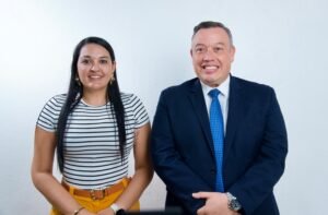 Intendente de Peñas Blancas se suma a la campaña de Laura Fernández