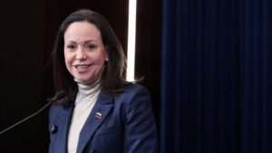 Machado afirma que la transición “va a ocurrir” y acusa a Rodríguez de dirigir “centros de tortura”