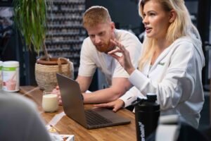 ¿Por qué la venta directa atrae a quienes emprenden por primera vez?