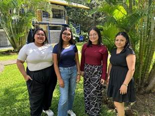 Ellas son las ganadoras de la Beca Ing. Sandra Cauffman de UFidélitas para estudiar ingeniería