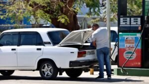 53% de la isla sufre apagones este lunes; La Habana promete resistencia y diálogo con EE.UU.