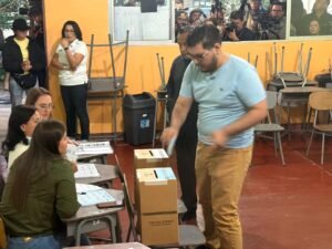 Mayoría de ciudadanos costarricenses valora positivamente el proceso electoral, según encuesta de la UNA