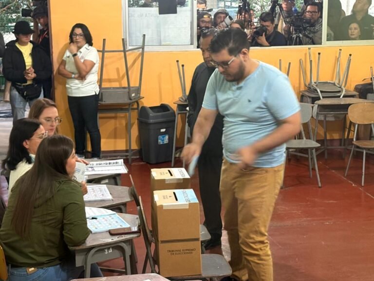 Mayoría de ciudadanos costarricenses valora positivamente el proceso electoral, según encuesta de la UNA
