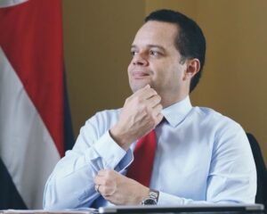 Rumbo claro, disciplina y transparencia: el antídoto contra el chisme