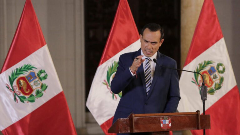 Congreso de Perú destituye a José Jerí tras mociones de censura