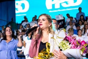 Laura Fernández hace historia al ganar en primera ronda