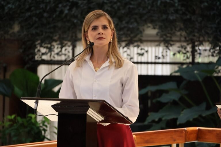 Rodrigo Chaves nombra a Laura Fernández como ministra de la Presidencia