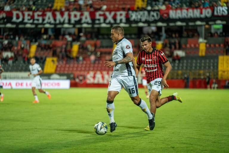 Desde Municipal Liberia le responden a Óscar Ramírez