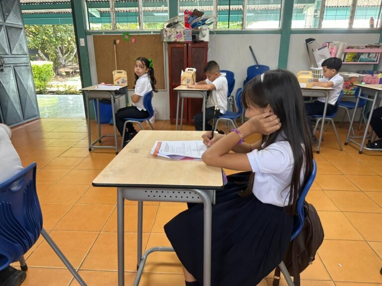 Defensoría: Sistema educativo costarricense requiere un “giro de 180 grados”
