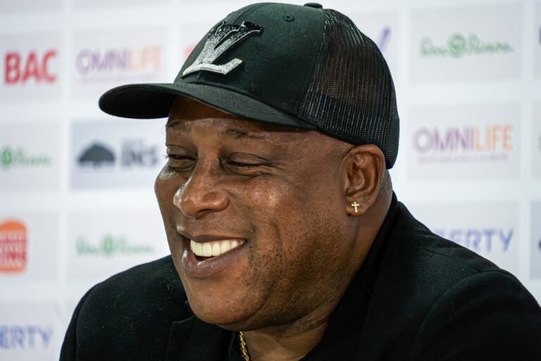 Hernán Medford da su versión sobre por qué sacó a Marvin Loría de la lista