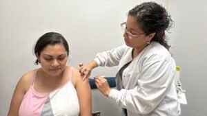 CCSS inicia vacunación contra sarampión para viajeros a países con brotes activos