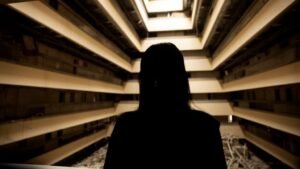 “¿Quién quiere cambiar una esclava por un par de Adidas?”