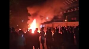 Protestas en Cuba: Incendian sede del Partido Comunista y se reporta un herido de bala
