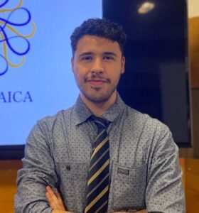 Cientos de estudiantes sin matrícula mientras la UCR costea almuerzos de más de ₡800 mil