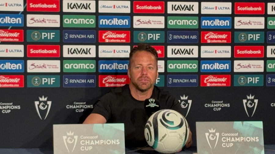 (Video) Técnico del LAFC desafía a la afición de Alajuelense