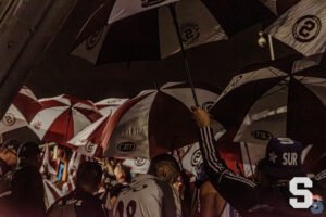 La Ultra bajó la bandera del campeón nacional en el estadio Colleya Fonseca