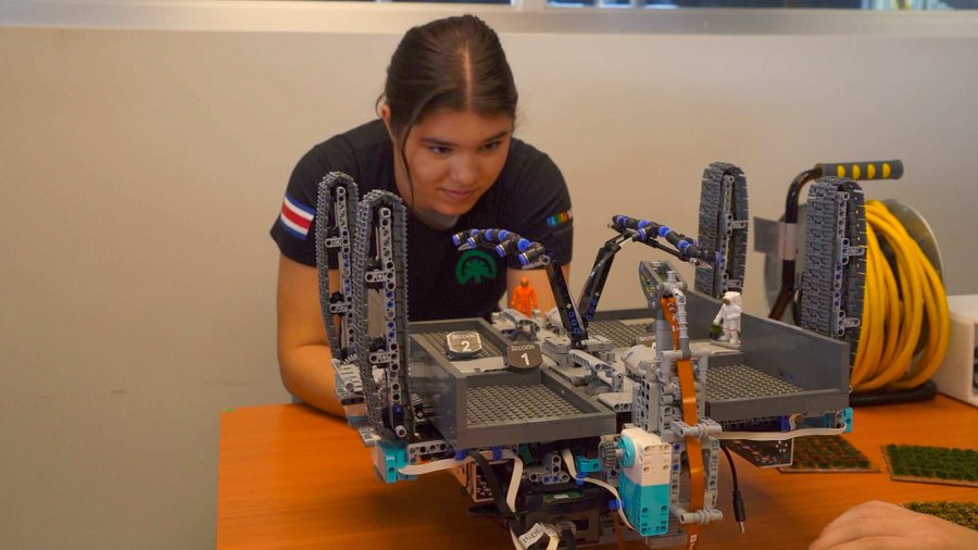 Modelo educativo impulsa estudiantes costarricenses a proyectarse en altas esferas internacionales