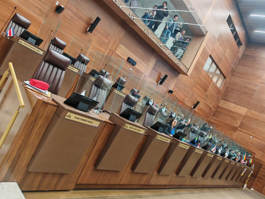 Falta de quórum en el Plenario podría obligar a pagar ₡100.000 por registrar un correo electrónico