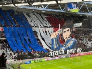 Lille sancionado por la UEFA tras desplegar un tifo de Juana de Arco