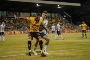 Liberia derrota al Cartaginés con polémica arbitral