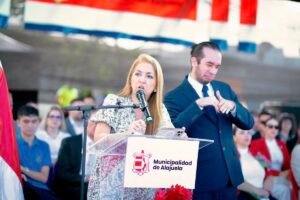 Mary Munive señala que diputados se oposición solo van a la Asamblea a “calentar sus curules”