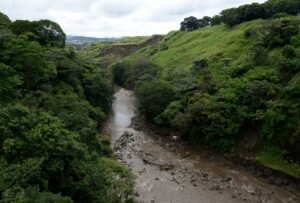 Alerta Roja: Río Virilla se convierte en foco crítico de bacterias multirresistentes