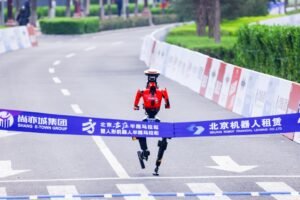 (Video) China rompe el límite: los robots ya no solo imitan… superan
